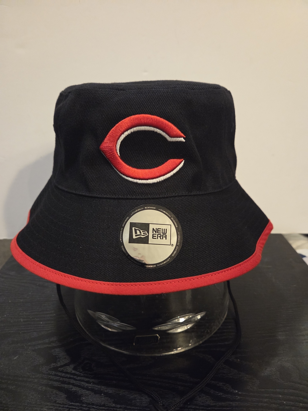 Cincinnati Reds MLB New Era Black Bucket Hat. New